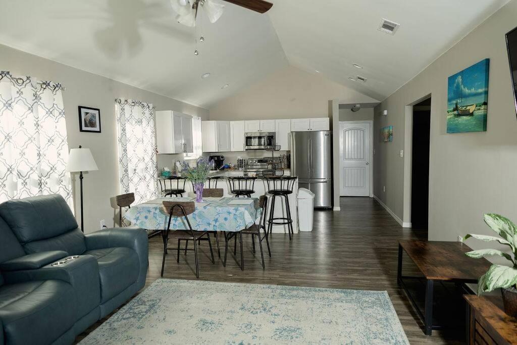 Happy Beach House In Biloxi Extérieur photo