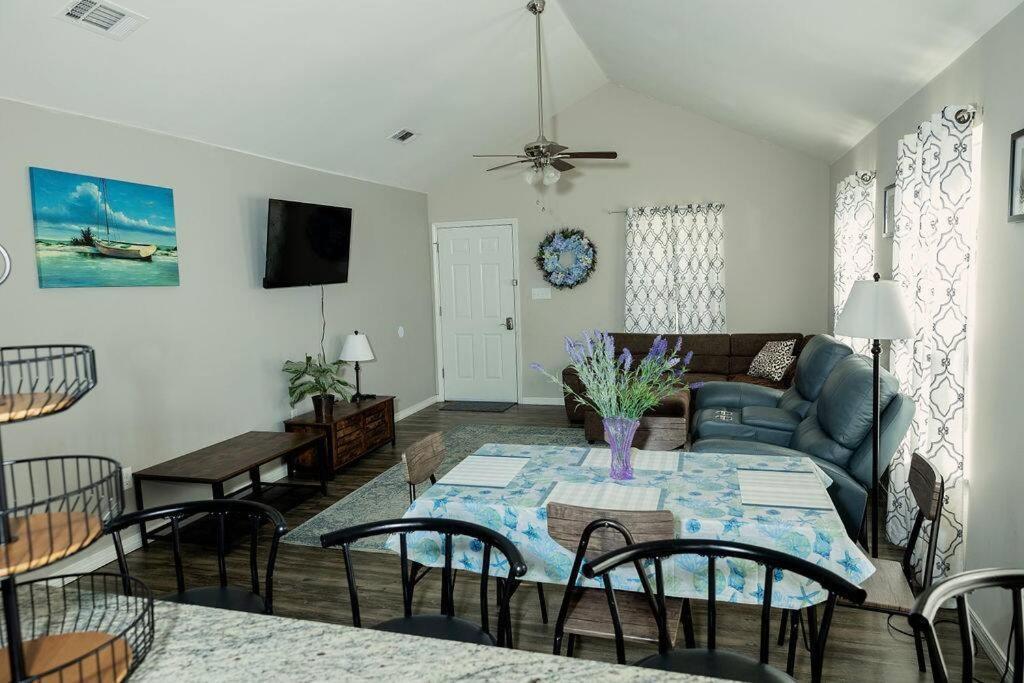 Happy Beach House In Biloxi Extérieur photo